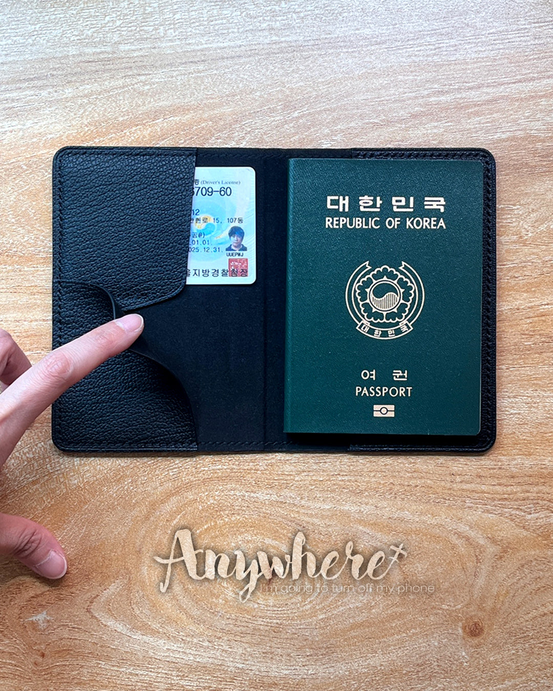 Passport Wallet : Anywhere