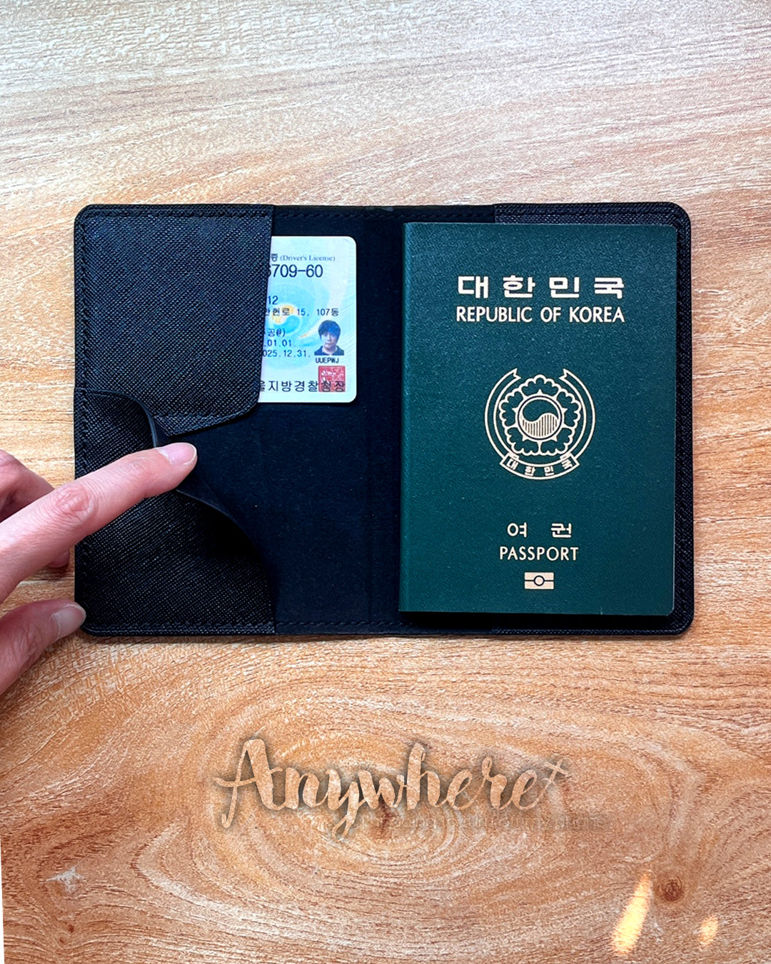 Passport Wallet : Anywhere