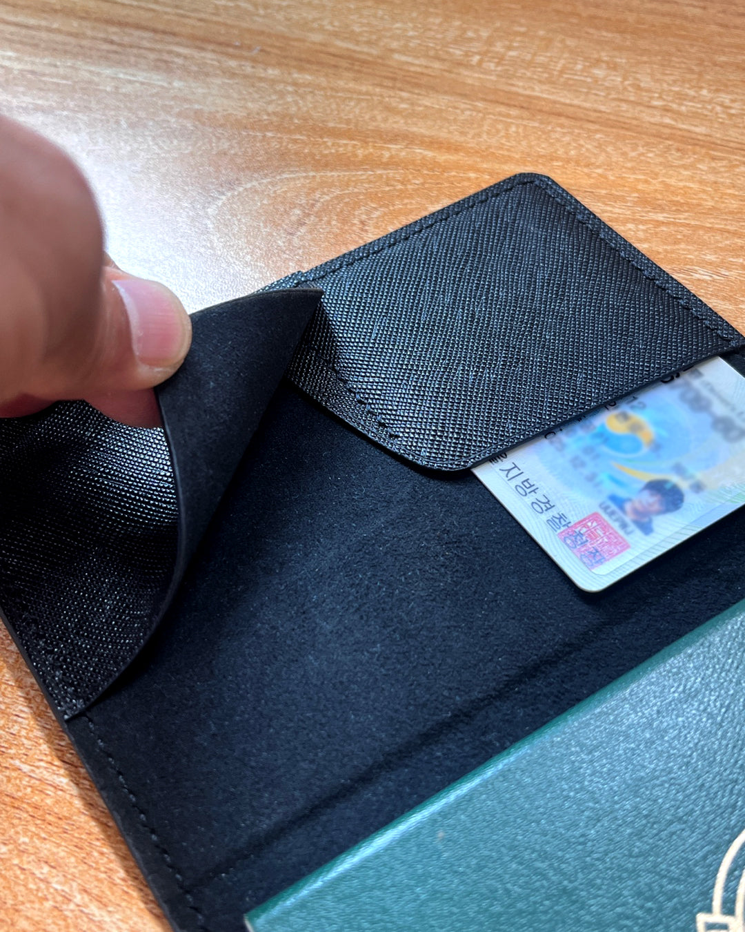 Passport Wallet : Anywhere
