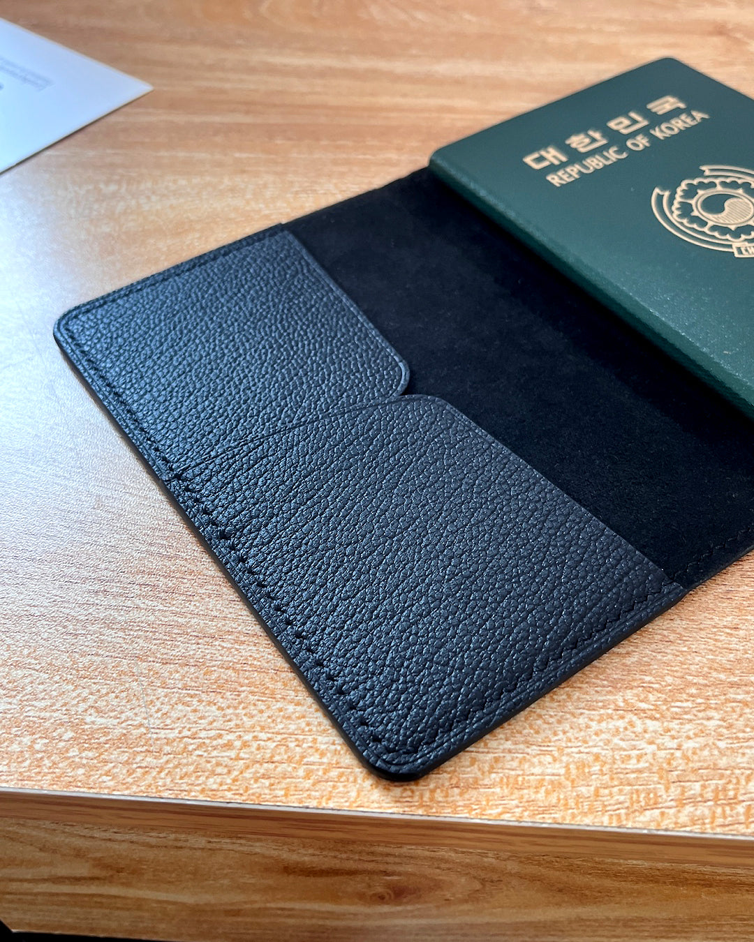 Passport Wallet : Anywhere